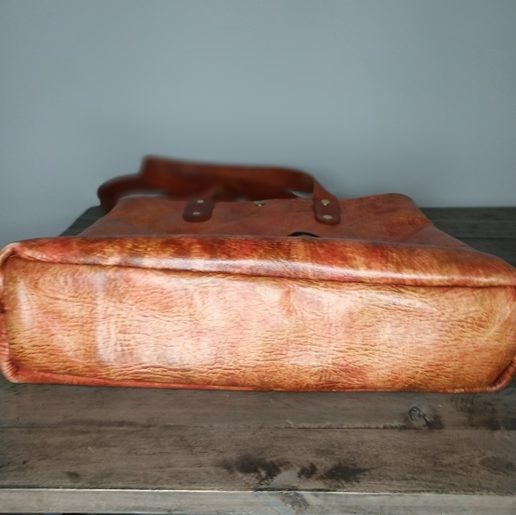 Handmade Leather Tote Bag with Painted Elephant Detail - Picture 5 of 5